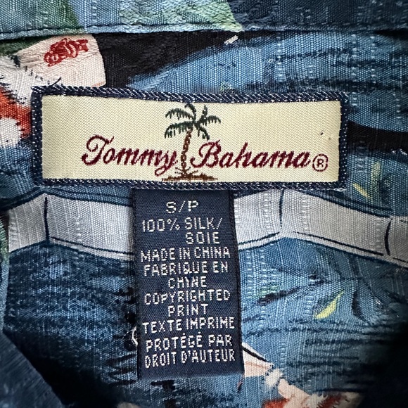 Tommy Bahama Christmas shirt - Picture 3 of 11